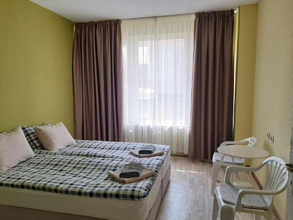 Amadina Garden Hotel Lozeneț Exterior foto