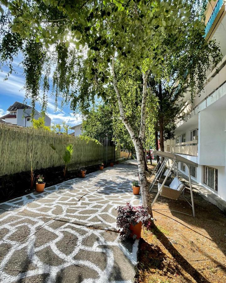 Amadina Garden Hotel Lozeneț Exterior foto