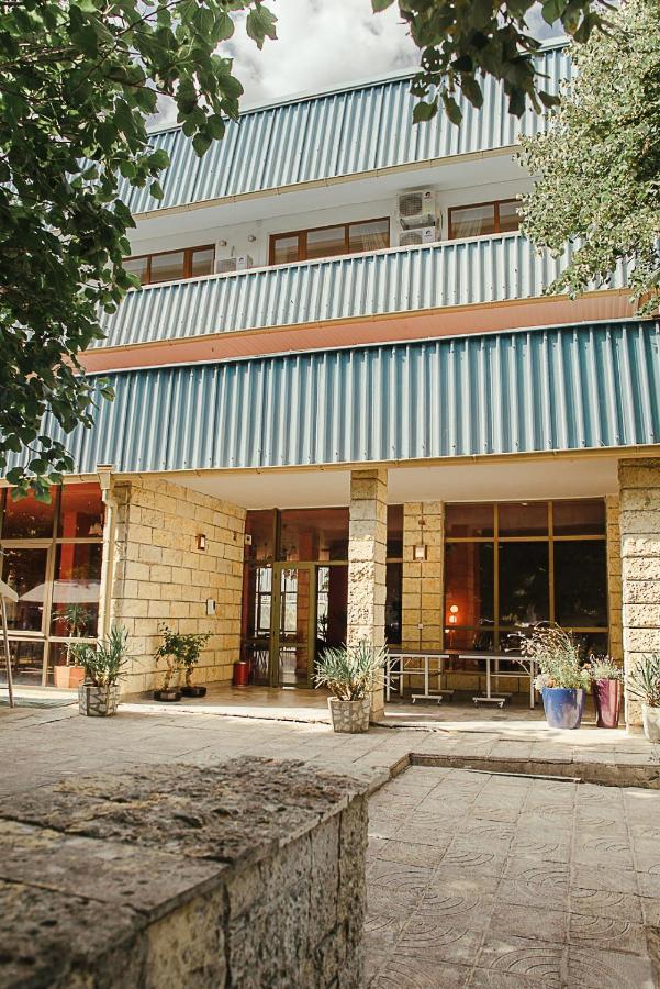 Amadina Garden Hotel Lozeneț Exterior foto